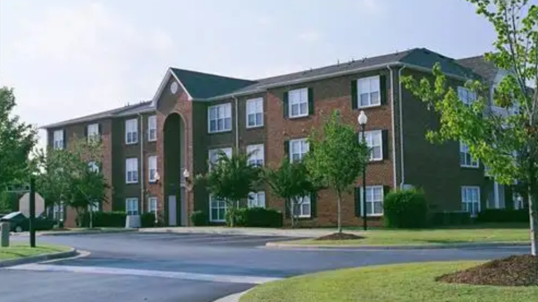 Blue Ridge Offloads 384-Unit Jax Apartment Community