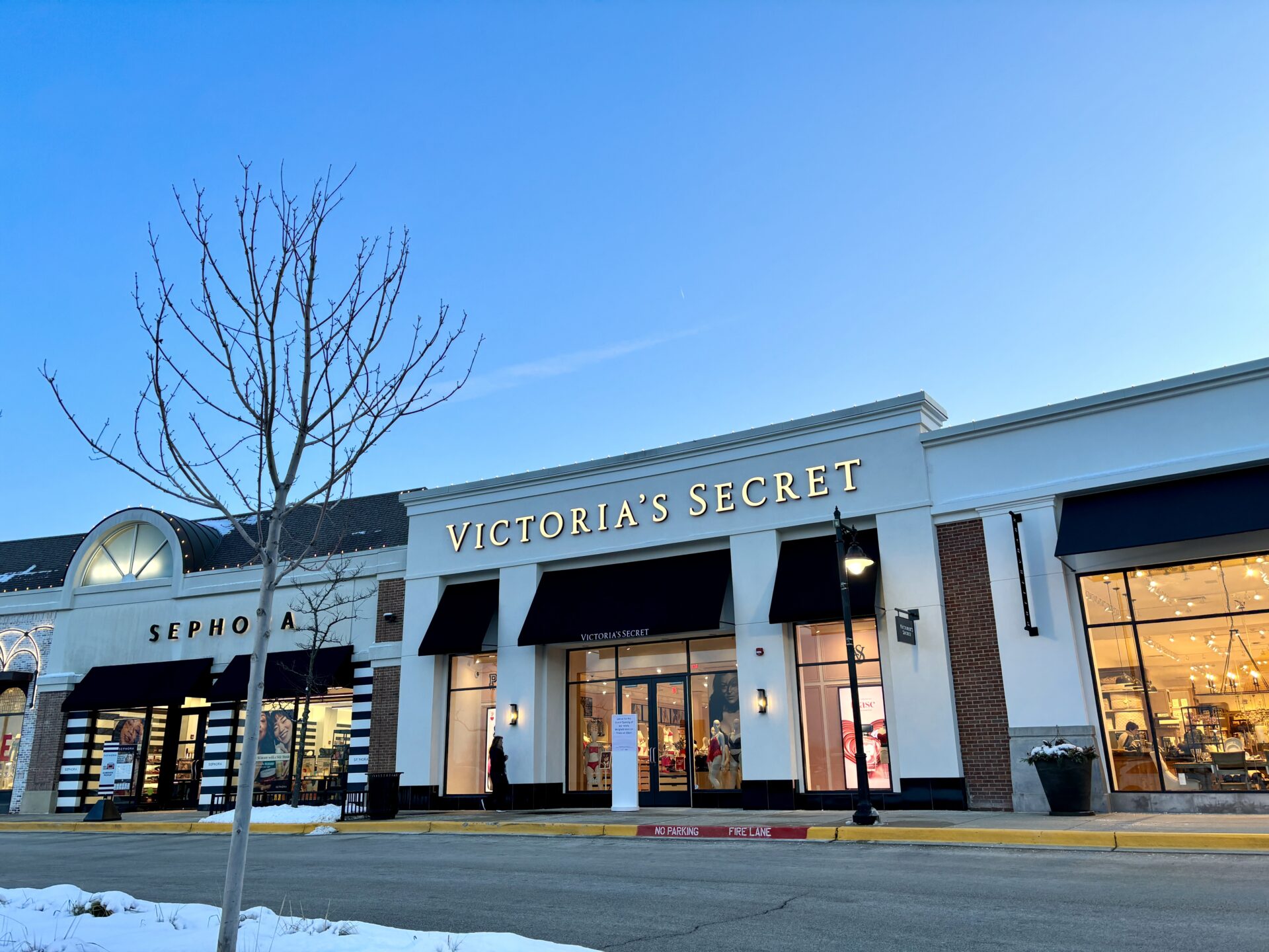 Deer Park Town Center Announces Five New Tenants