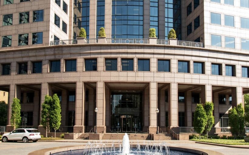 Atlanta's Pershing Park Plaza unloaded at loss