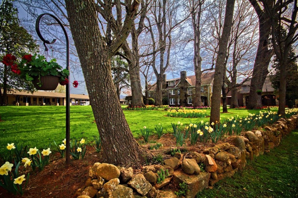 Legacy Resorts buys hundred year old Dillard House in Rabun Co Georgia