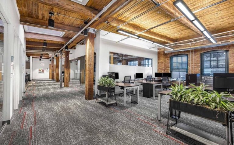 Urban Innovations Negotiates 100K SF in River North Office